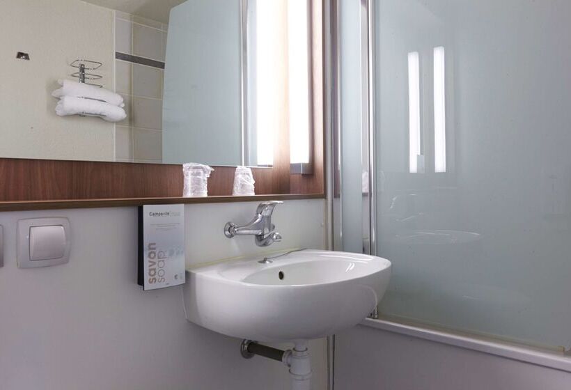 בית מלון כפרי Campanile Plaisir