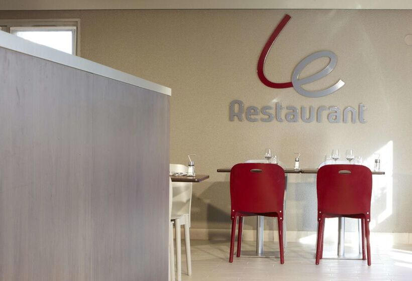 فندق Campanile Plaisir