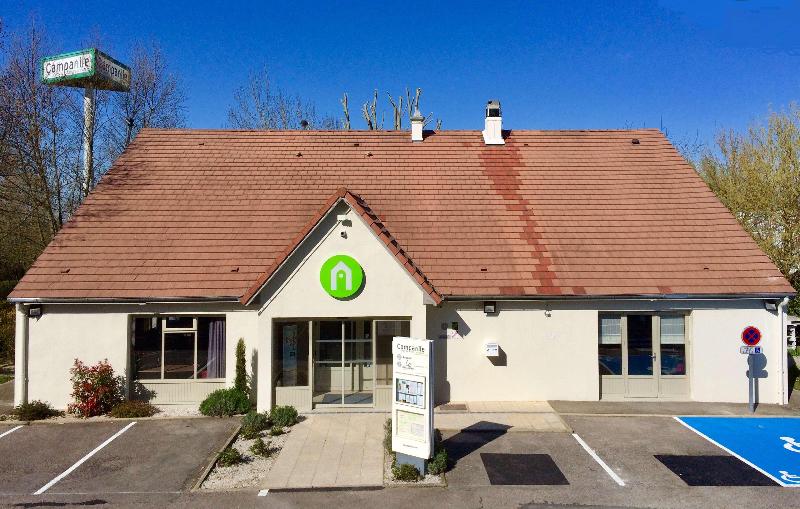 فندق Campanile Plaisir