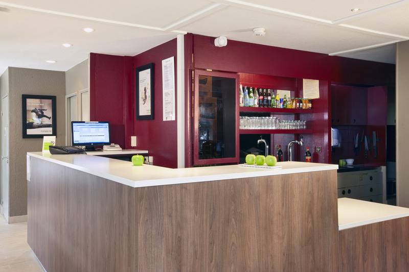 בית מלון כפרי Campanile Plaisir