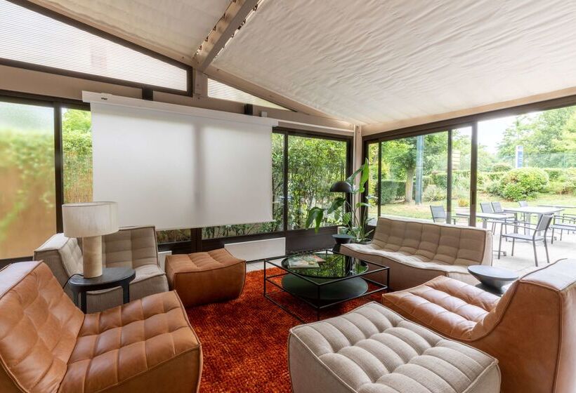 هتل Campanile Reims Sud  Bezannes