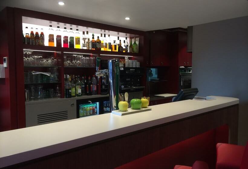 هتل Campanile Reims Sud  Bezannes