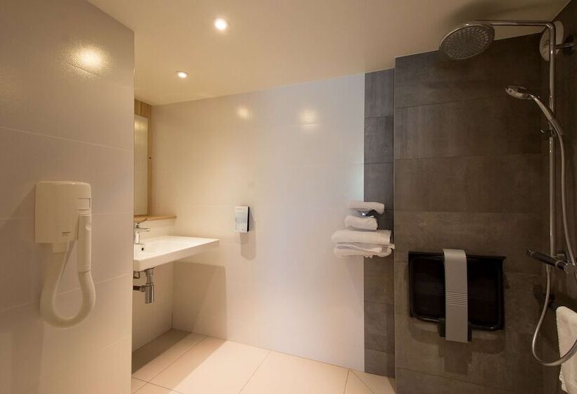 هتل Campanile Reims Sud  Bezannes