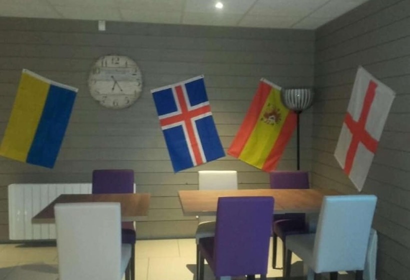 בית מלון כפרי Campanile Sable Sur Sarthe  Vion