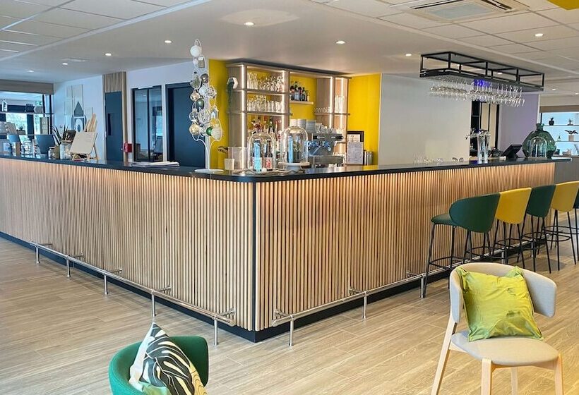 Отель Campanile St Etienne Centre   Villars La Terrasse