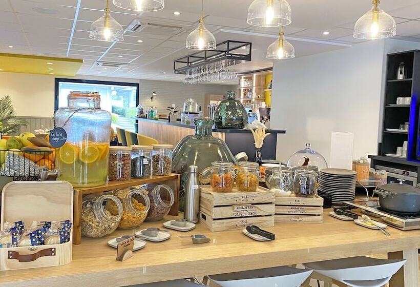 Отель Campanile St Etienne Centre   Villars La Terrasse