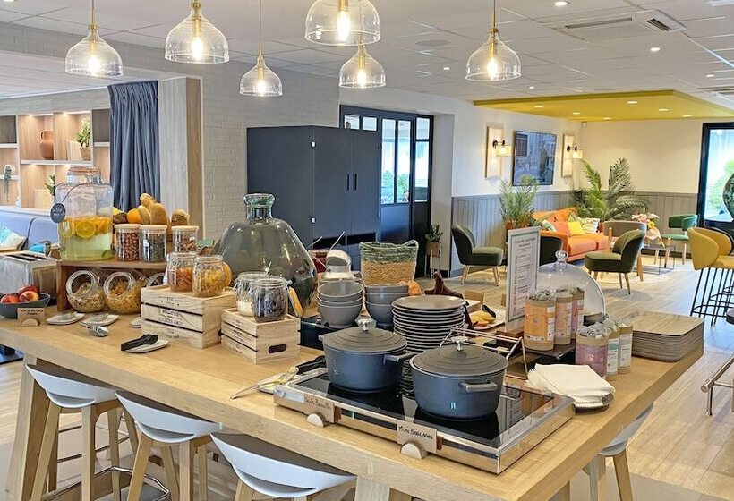 Отель Campanile St Etienne Centre   Villars La Terrasse