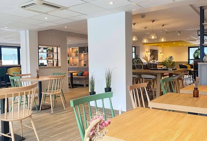 Отель Campanile St Etienne Centre   Villars La Terrasse