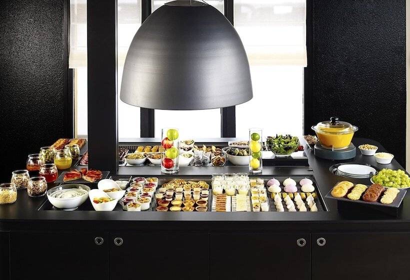 ホテル Campanile Saint Quentin En Yvelines