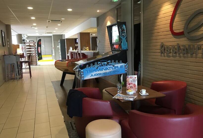 ホテル Campanile Saint Quentin En Yvelines