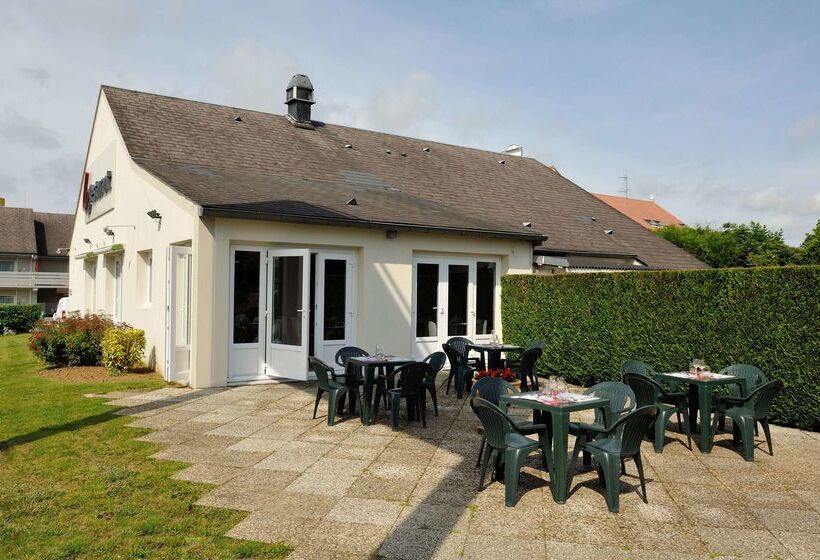 Отель Campanile Saint Quentin