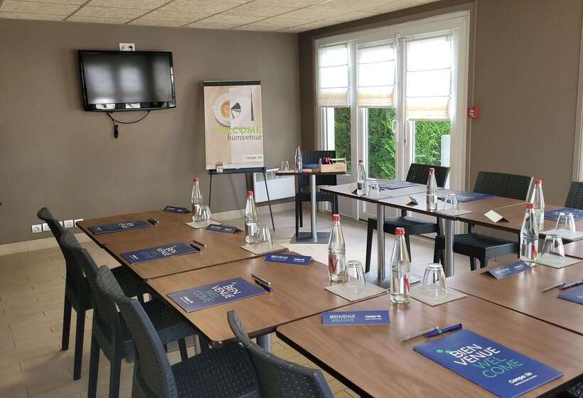 Отель Campanile Saint Quentin