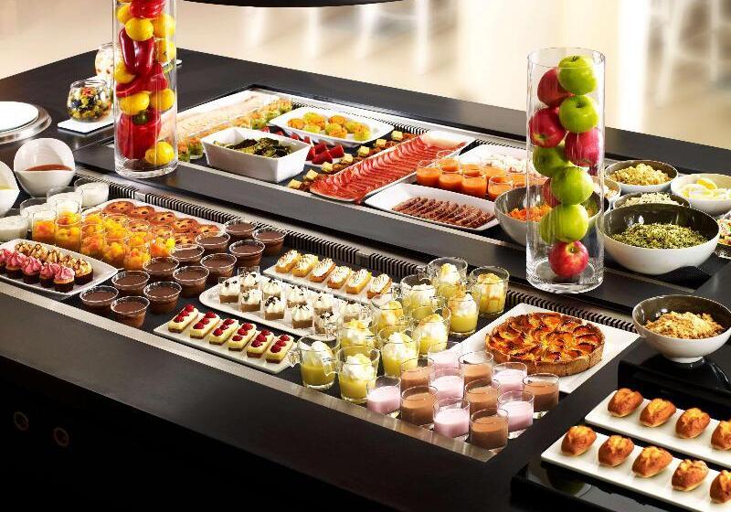 Отель Campanile Saint Quentin