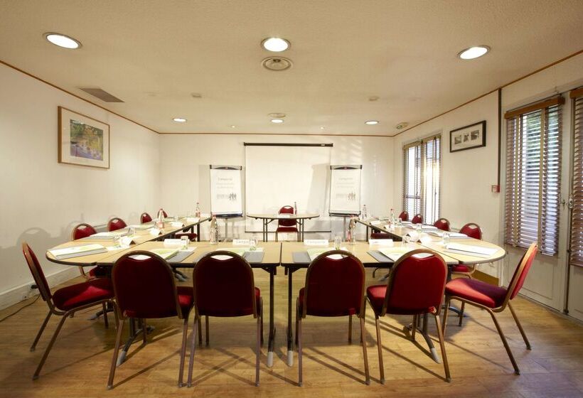 Campanile Hotel Senlis