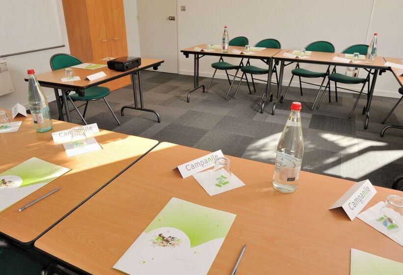 Отель Campanile Valence Sud