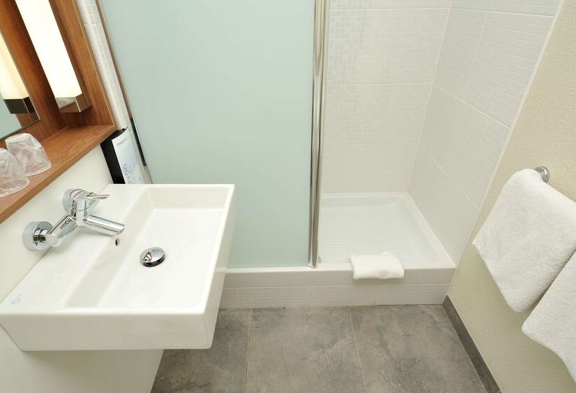 Отель Campanile Valence Sud