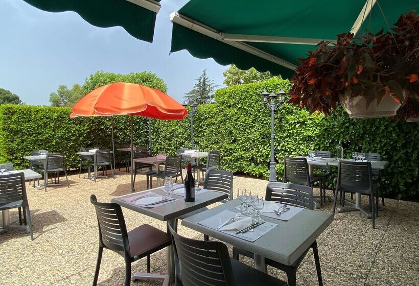 Отель Campanile Valence Sud