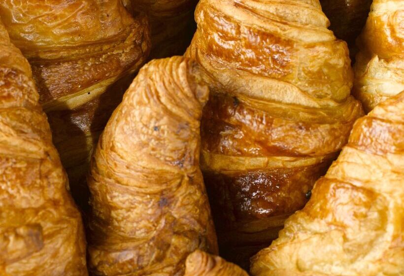 Отель Campanile Valence Sud