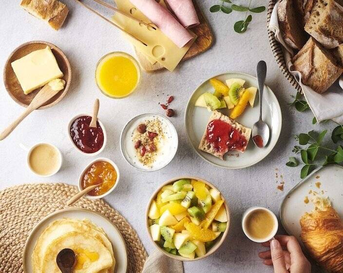 Отель Campanile Valence Sud