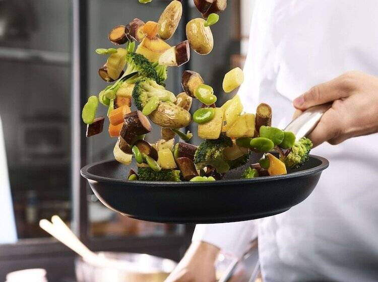 Отель Campanile Valence Sud