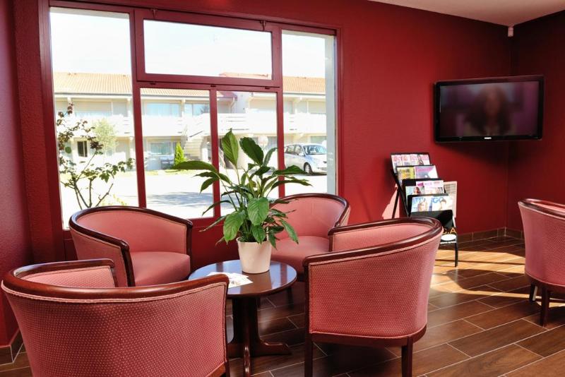 Отель Campanile Valence Sud