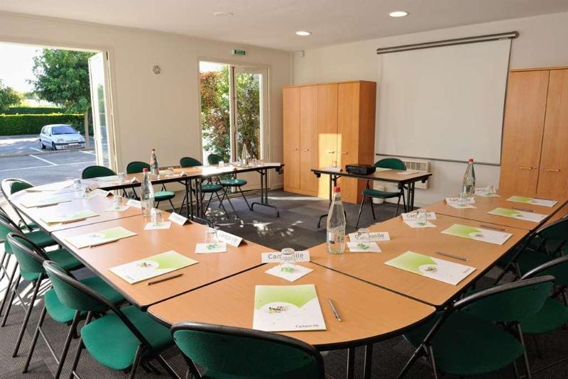 Отель Campanile Valence Sud