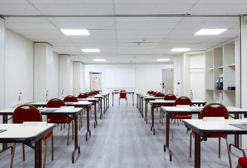 Отель Campanile Villejuif