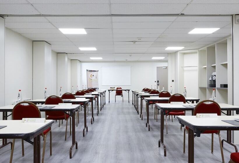 Отель Campanile Villejuif