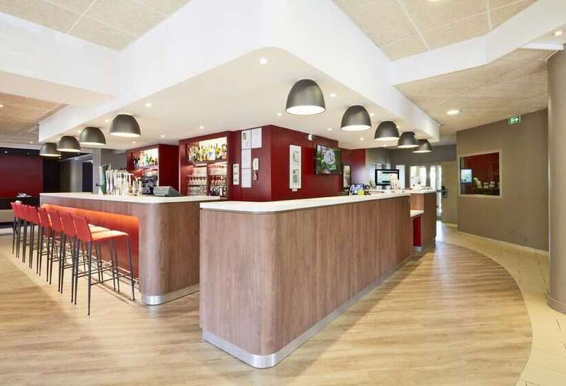 Отель Campanile Villejuif