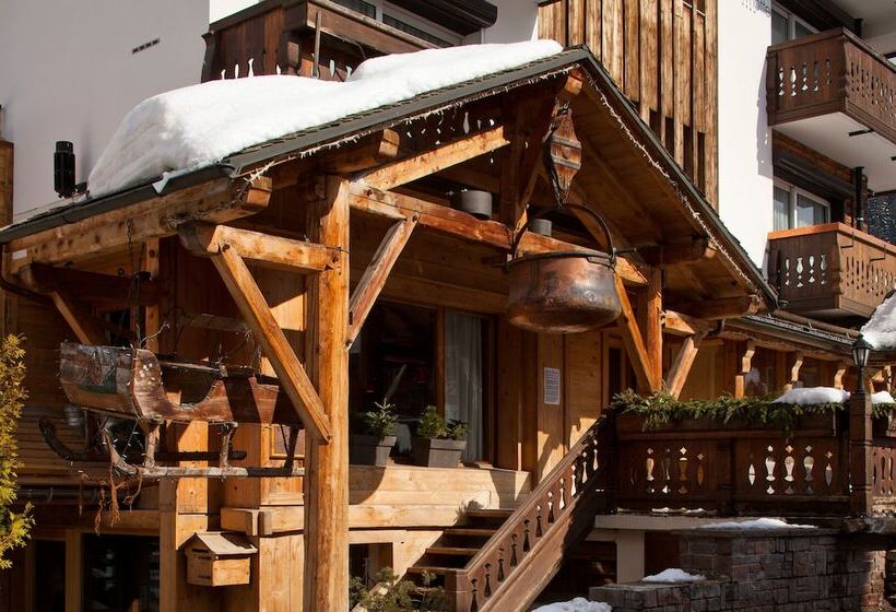 호텔 Chalethôtel La Marmotte, La Tapiaz & Spa, The Originals Relais