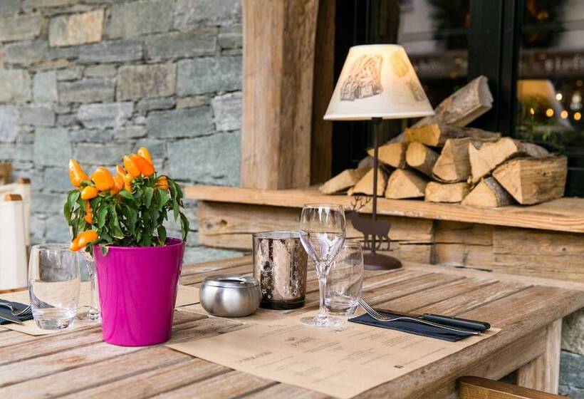 호텔 Chalethôtel La Marmotte, La Tapiaz & Spa, The Originals Relais