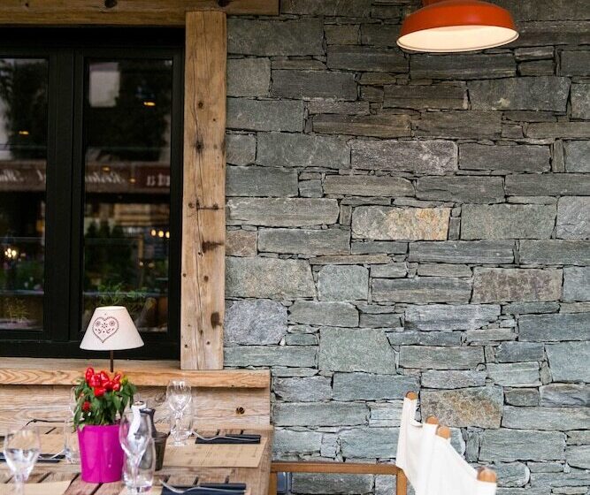 호텔 Chalethôtel La Marmotte, La Tapiaz & Spa, The Originals Relais