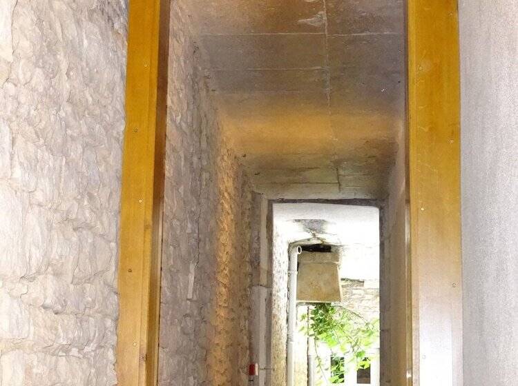 Отель De La Cloche