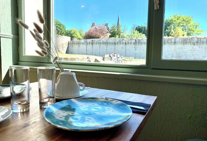 Отель Des Quatre Saisons