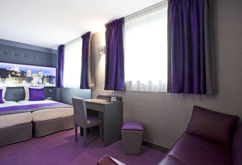 Отель Des Savoies Lyon Perrache