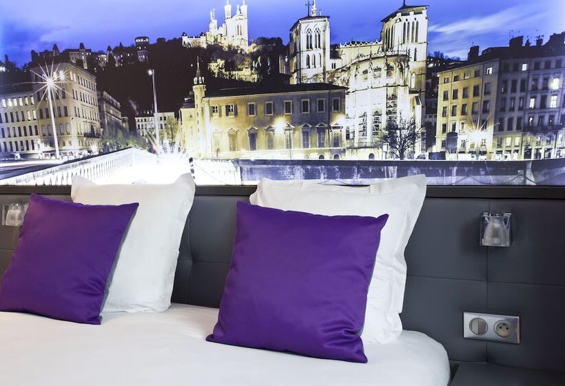 Отель Des Savoies Lyon Perrache