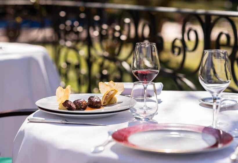 فندق Domaine D Auriac  Relais & Chateaux