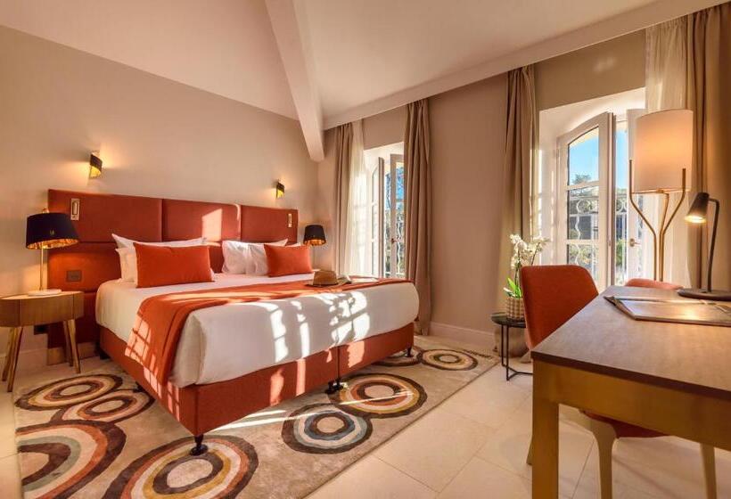 Отель Domaine De Valmouriane