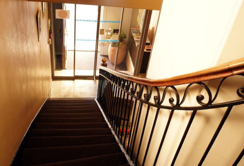 ホテル Edmond Rostand