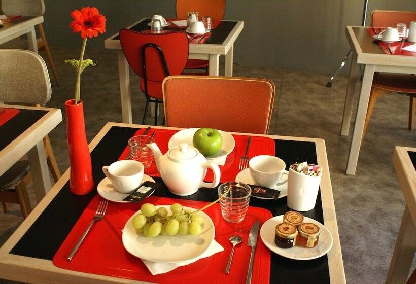 ホテル Edmond Rostand