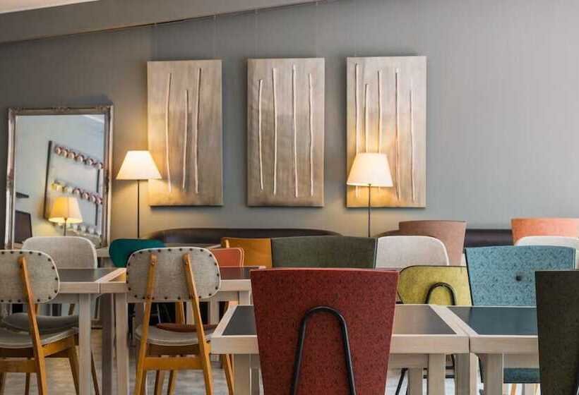 ホテル Edmond Rostand