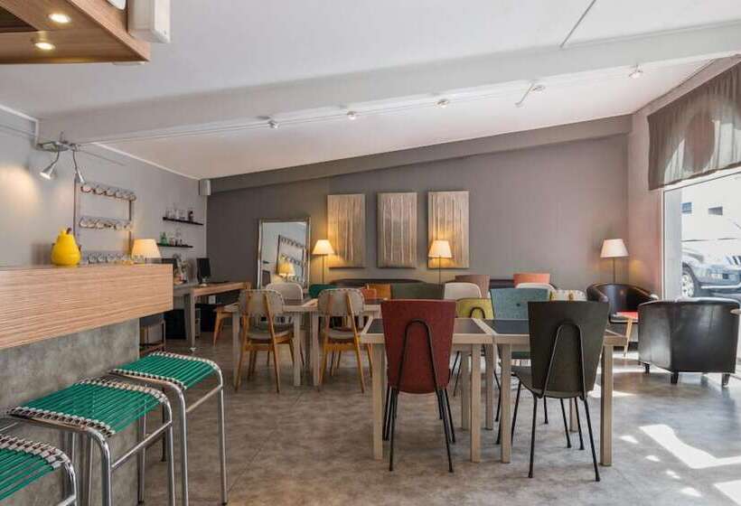 ホテル Edmond Rostand