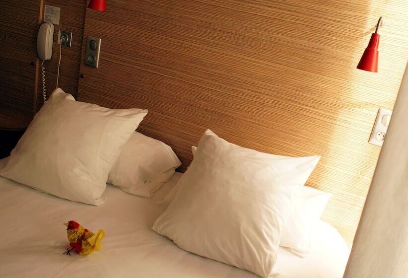 ホテル Edmond Rostand