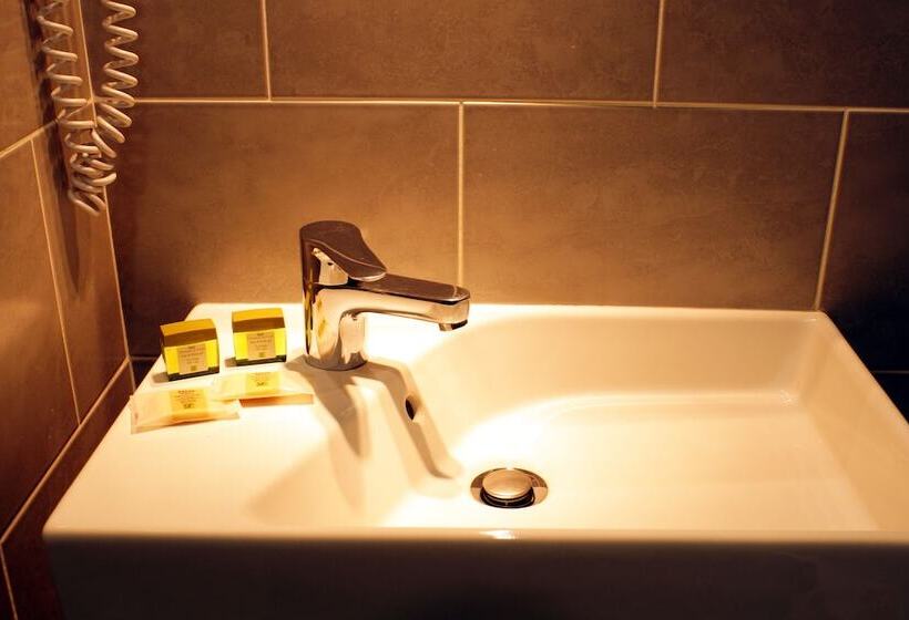 ホテル Edmond Rostand