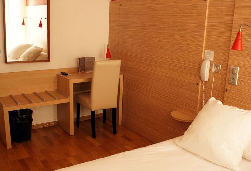 ホテル Edmond Rostand