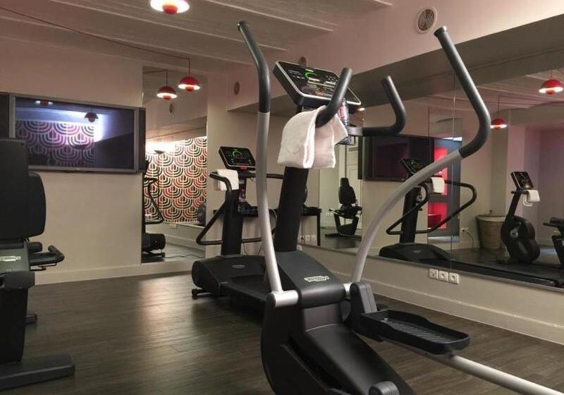 ホテル Eiffel Seine