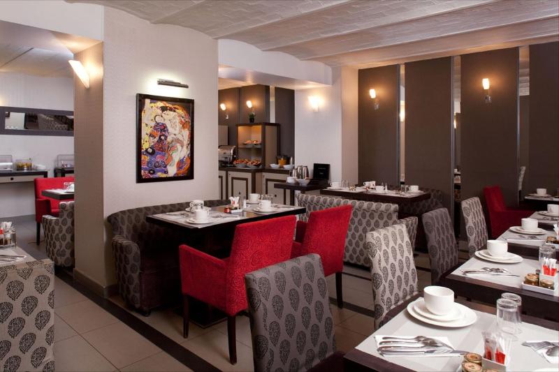 ホテル Eiffel Seine