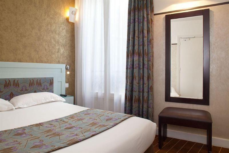 ホテル Eiffel Seine