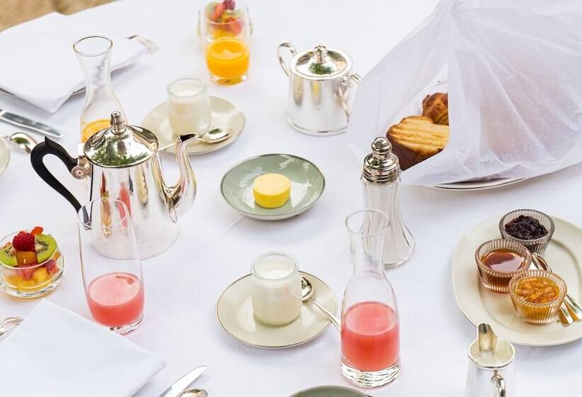 Отель Grand Hôtel Du Lion D Or