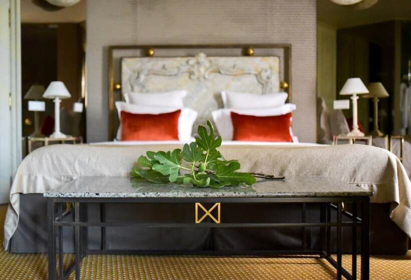 Отель Grand Hôtel Du Lion D Or